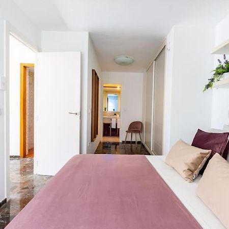 Behouse Sierpes Lägenhet Sevilla Exteriör bild