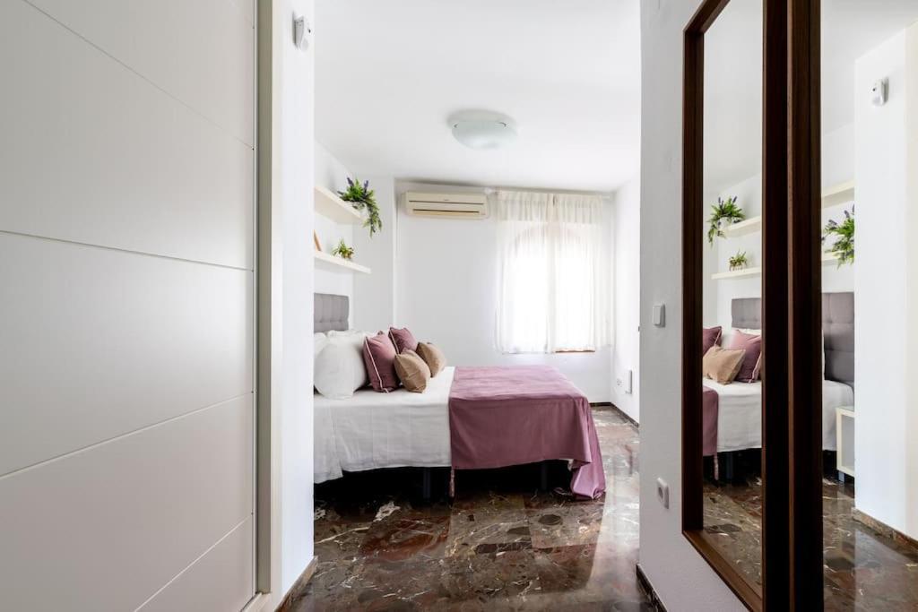 Behouse Sierpes Lägenhet Sevilla Exteriör bild
