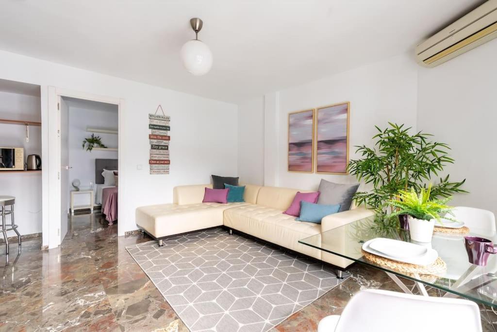 Behouse Sierpes Lägenhet Sevilla Exteriör bild